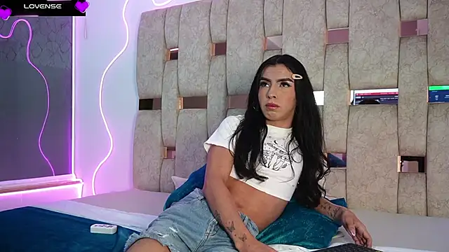 Fernanda thail  online show from April 8, 8:54 pm