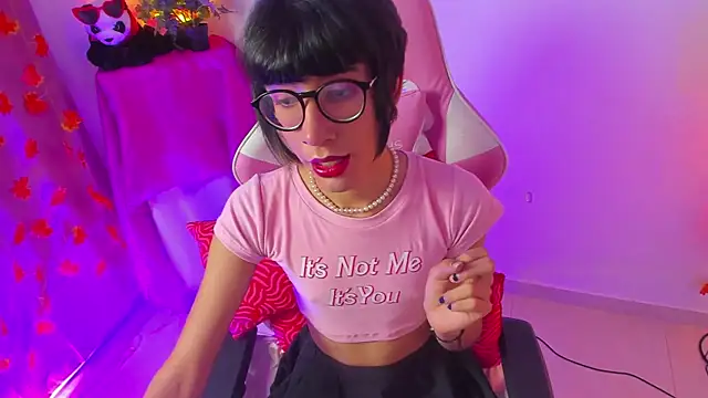 Madeline 21 online show from March 20, 6:14 am