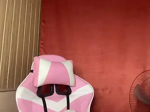 Sunkissed seductress online show from April 9, 2:34 pm