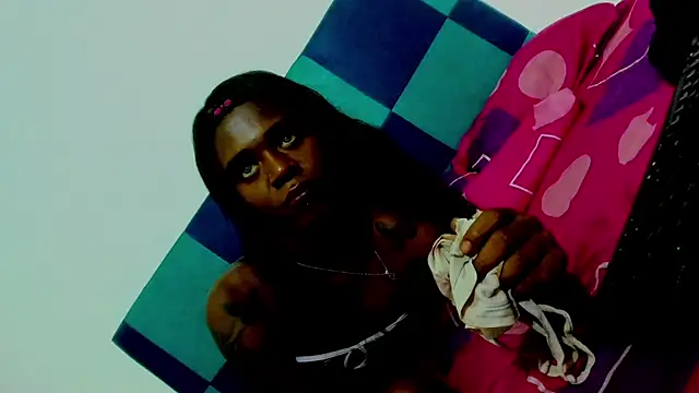 laaura dolll online show from April 5, 3:43 pm