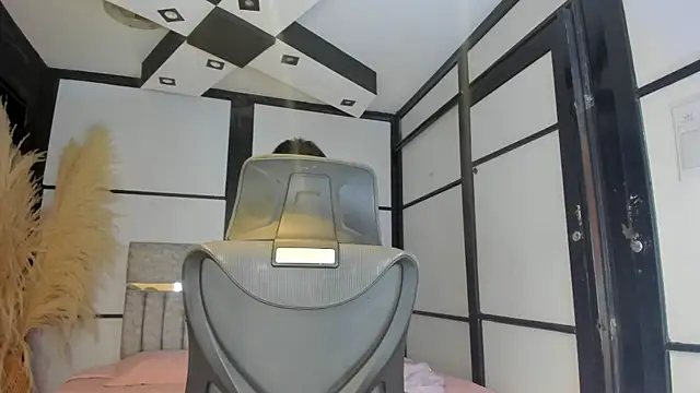 DeboraCopper  online show from April 14, 12:37 am