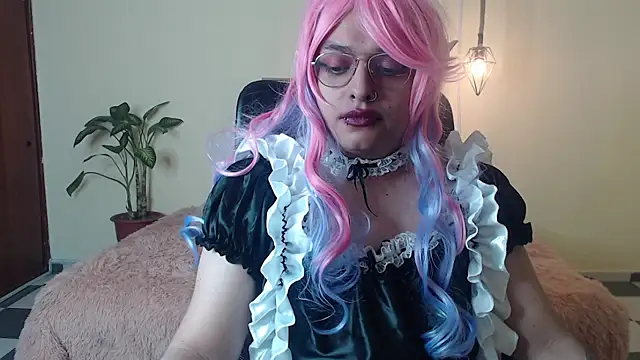 luna snow  online show from April 14, 2:55 pm