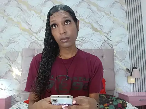 Mia Hiills online show from June 22, 12:35 pm