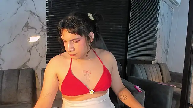 sweet yvonnee online show from July 9, 2:59 am