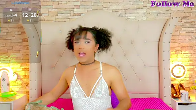 Naomi Dark  online show from July 7, 8:13 pm