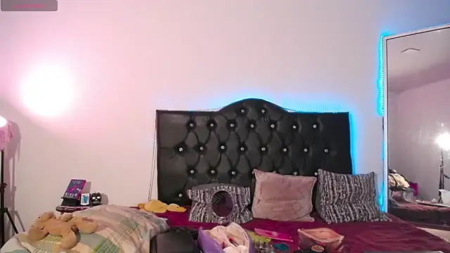 joaisaza online show from February 16, 7:50 am