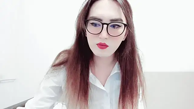 Snapshot of MinniMaksy chatting on December 7, 9:00 am MinniMaksy online show from December 7, 9:00 am