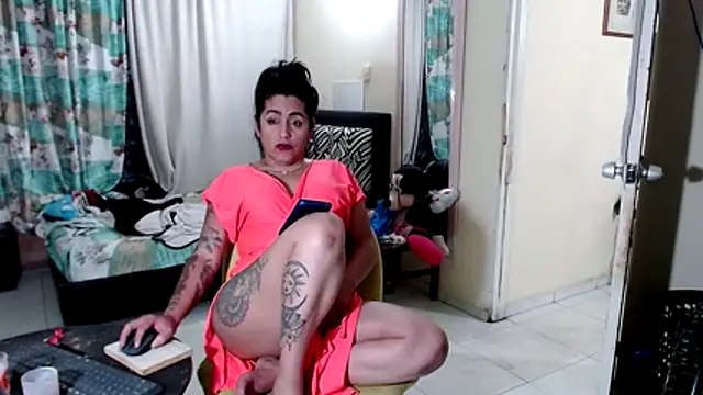 Sashaferrari2000 online show from October 27, 3:47 am