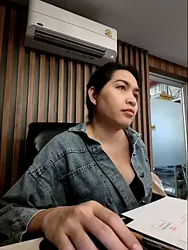 sara kimoo online show from November 19, 7:14 pm