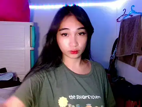 SweetLilly 18 online show from March 18, 3:45 pm