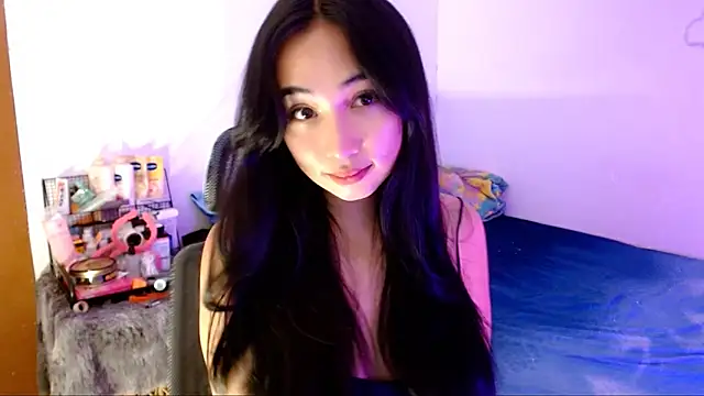 SweetLilly 18 online show from October 13, 3:30 am