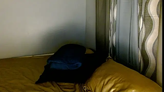 SweetLilly 18 online show from March 2, 5:08 am