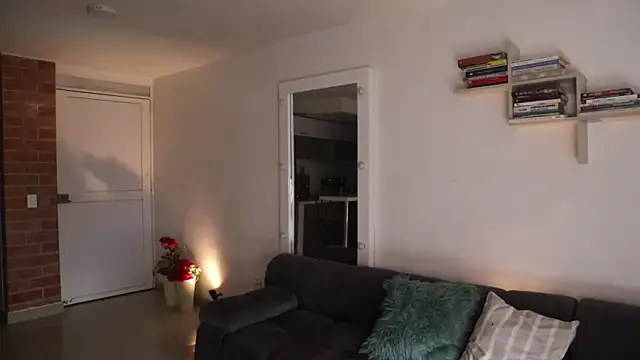  Vahos  online show from January 10, 8:15 pm