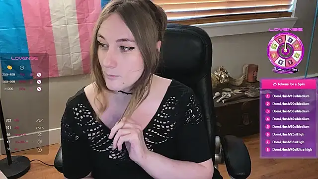 luluvaladon online show from March 17, 11:51 pm