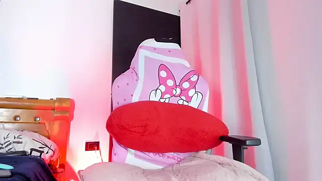 Snapshot of PIA_GREAT chatting on November 1, 1:36 am PIA GREAT online show from November 1, 1:36 am