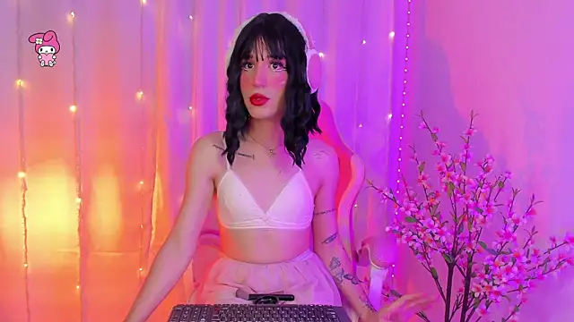 rosseblondee online show from June 18, 10:14 pm