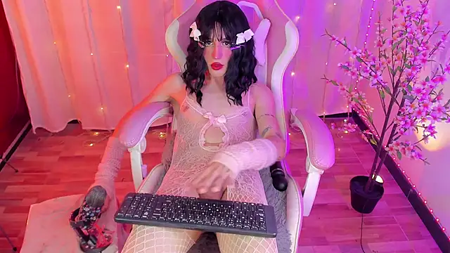 rosseblondee online show from July 5, 8:26 pm