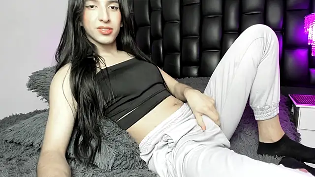 isabella-bisquer online show from September 29, 1:49 am