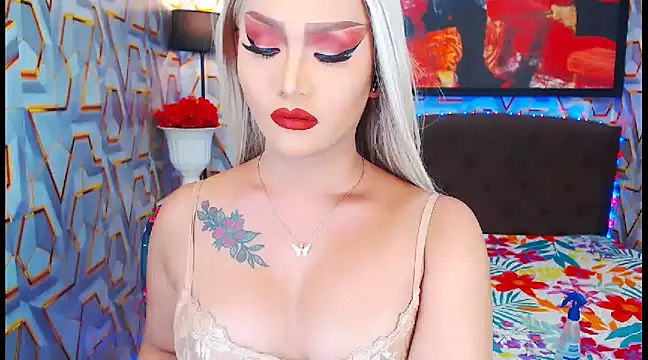 Snapshot of KylieMaxwellCaulfield_TS chatting on December 6, 9:40 pm KylieMaxwellCaulfield TS online show from December 6, 9:40 pm