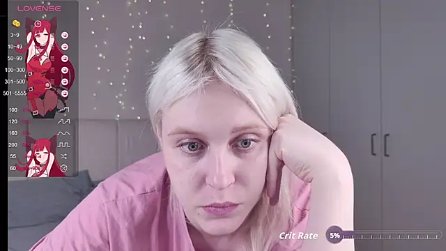 Snapshot of Evelyn_rabbit chatting on October 4, 7:42 am Evelyn rabbit online show from October 4, 7:42 am