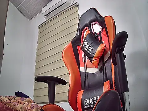 EvaTiffany online show from September 20, 5:24 am