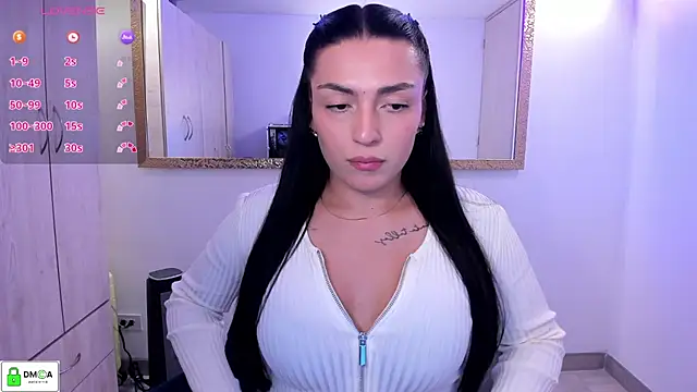 EricaVanderhill online show from March 18, 11:59 pm