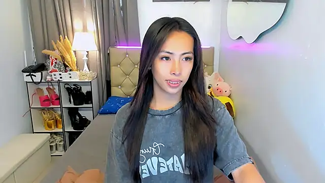 reighnempress online show from March 22, 2:16 am