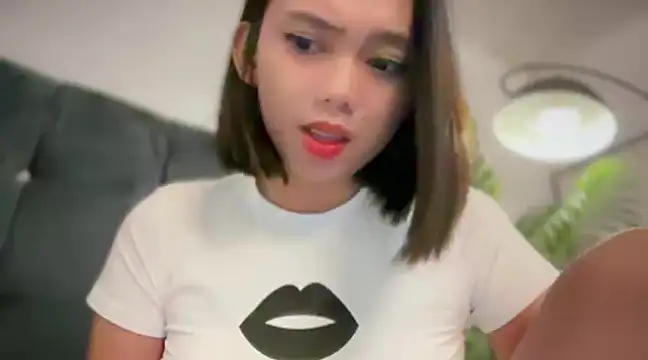 Snapshot of GenesisCastillano chatting on February 23, 12:48 pm GenesisCastillano online show from February 23, 12:48 pm