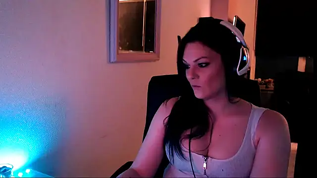 Bailey S online show from February 7, 10:09 pm