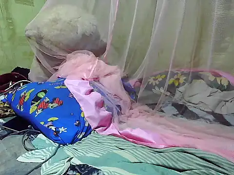 Snapshot of Alora-shine chatting on March 1, 11:17 am Alora-shine online show from March 1, 11:17 am