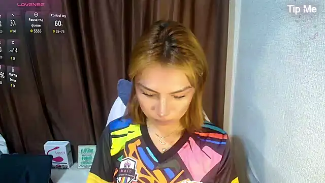 luxxy grand online show from April 18, 2:02 am