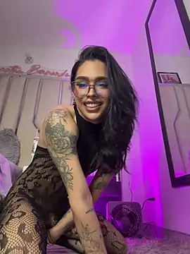 Samantha Bernardo online show from June 8, 5:18 am