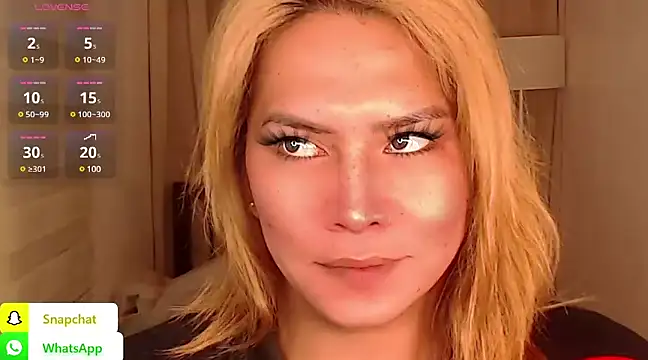 QUEEN GIAMOORE69 online show from December 20, 10:54 pm