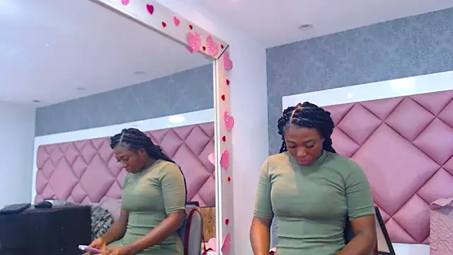 DanielaDuff online show from February 5, 8:03 pm