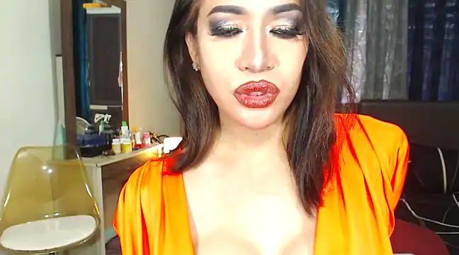 HugeKatarinaTS online show from December 27, 2:36 am