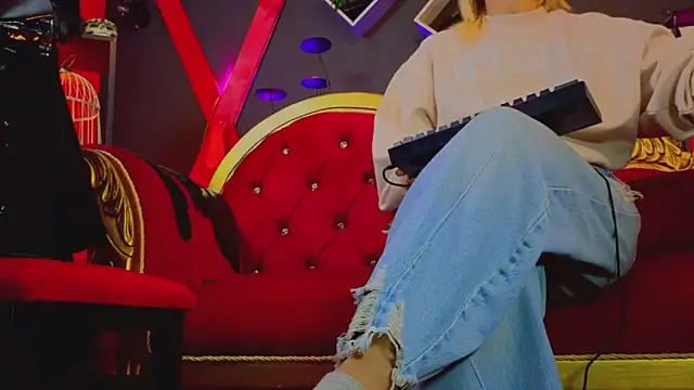 PerlaDivaio online show from September 15, 1:38 pm