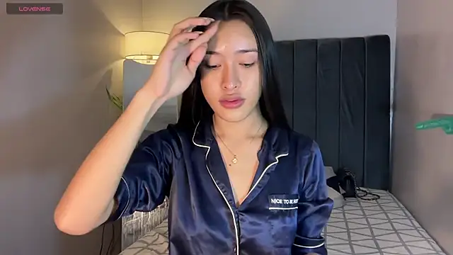 wiggle nibble online show from December 16, 6:46 pm