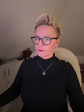 German Milf online show from December 22, 2:55 pm