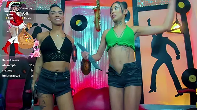 nickyminach  online show from December 16, 8:25 pm