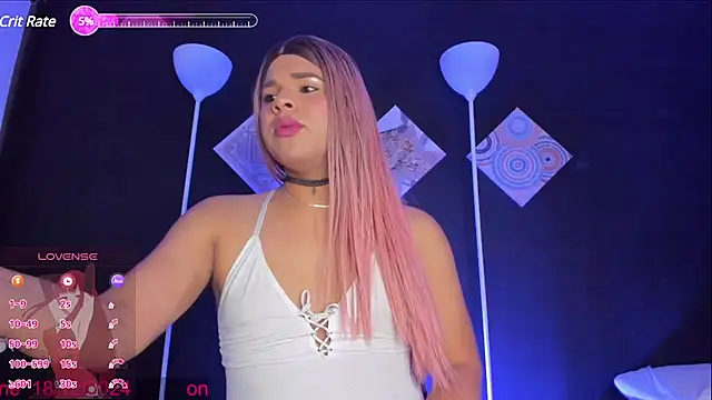 Snapshot of CrystalRambeau chatting on December 18, 6:32 am CrystalRambeau online show from December 18, 6:32 am