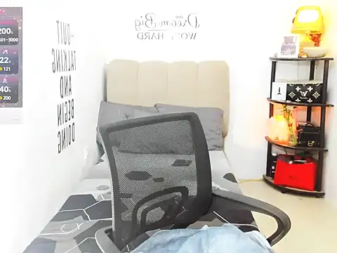 Trixie Mattel21 online show from March 23, 11:43 pm