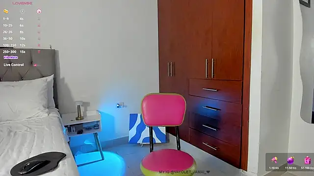 CHAYBLACK online show from November 10, 7:48 pm