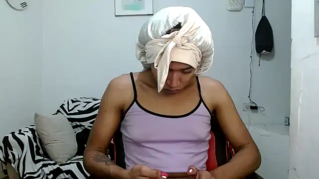 angelamarie1 online show from March 24, 11:37 am