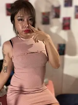 quinnyv04 online show from March 11, 9:37 pm