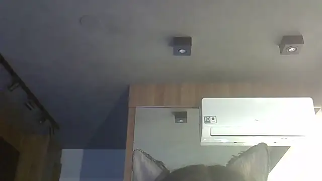 Skinny-Kitten online show from November 19, 5:35 pm