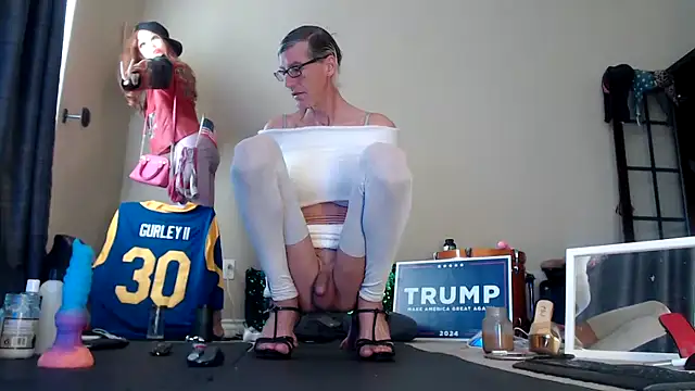 Snapshot of Taylorsexbot chatting on December 23, 7:41 pm Taylorsexbot online show from December 23, 7:41 pm