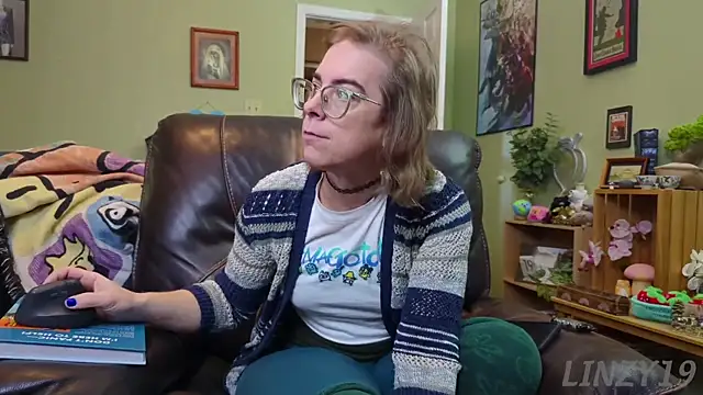 Linzy 19 online show from January 24, 4:17 pm