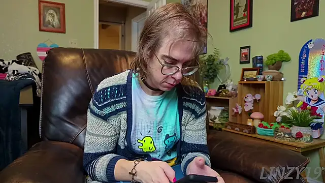 Linzy 19 online show from January 28, 4:41 pm