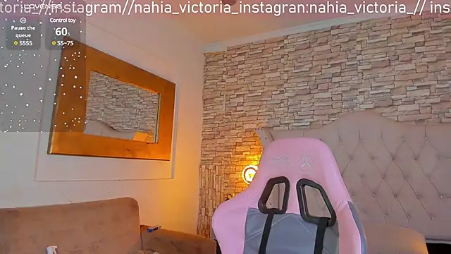Snapshot of NahiaFox chatting on January 9, 3:36 am NahiaFox online show from January 9, 3:36 am
